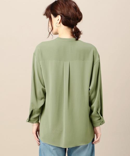 BEAUTY&YOUTH UNITED ARROWS（ビューティーアンドユースユナイテッドアローズ）の「BY マットサテンミリタリースタンドカラーシャツ2 -手洗い可能-◆（シャツ/ブラウス・レディース・オフホワイト/オリーブ/ネイビー・FREE）」の4枚目の写真