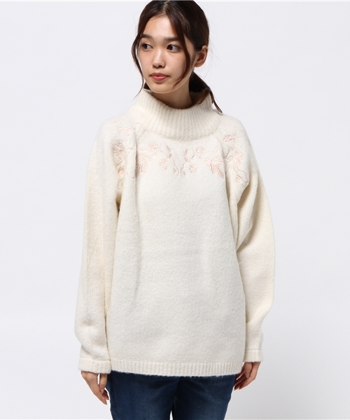 Heather(ヘザー)の「ボトルネックシシュウニット 738569 (ニット/セーター・レディース・ホワイト/ピンク系その他/ダークグレー・FREE)」の4枚目の写真