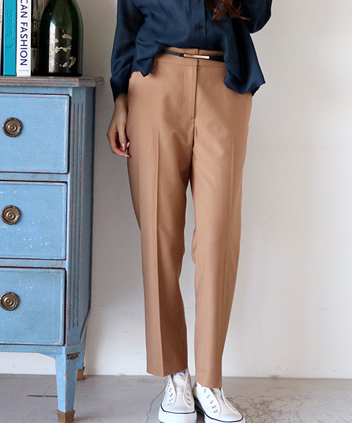 N.（N. Natural Beauty Basic）（エヌエヌナチュラルビューティーベーシック）の「センタープレスパンツ（その他パンツ・レディース・ベージュ/ホワイト/ブラック/ブルー・SMALL/MEDIUM）」の4枚目の写真