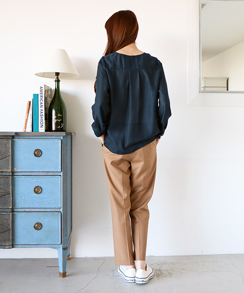 N.（N. Natural Beauty Basic）（エヌエヌナチュラルビューティーベーシック）の「センタープレスパンツ（その他パンツ・レディース・ベージュ/ホワイト/ブラック/ブルー・SMALL/MEDIUM）」の15枚目の写真