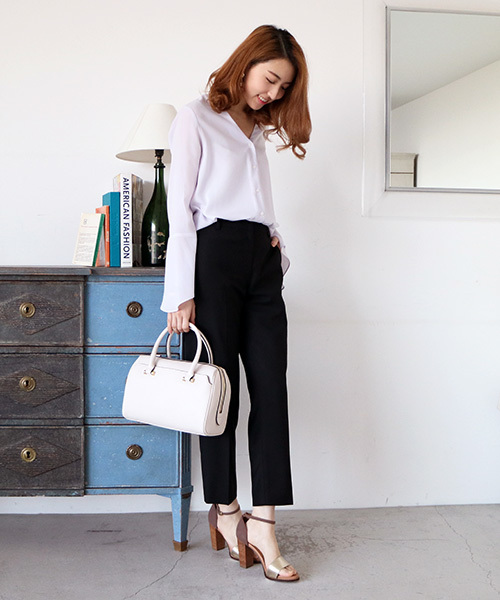 N.（N. Natural Beauty Basic）（エヌエヌナチュラルビューティーベーシック）の「センタープレスパンツ（その他パンツ・レディース・ベージュ/ホワイト/ブラック/ブルー・SMALL/MEDIUM）」の8枚目の写真