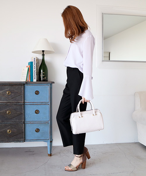 N.（N. Natural Beauty Basic）（エヌエヌナチュラルビューティーベーシック）の「センタープレスパンツ（その他パンツ・レディース・ベージュ/ホワイト/ブラック/ブルー・SMALL/MEDIUM）」の9枚目の写真