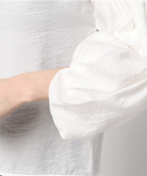 AMERICAN RAG CIE(アメリカンラグシー)の「AMERICAN RAG CIE バルーン袖ブラウス(シャツ/ブラウス・レディース・ライトピンク/ホワイト/ブルー・38)」の9枚目の写真