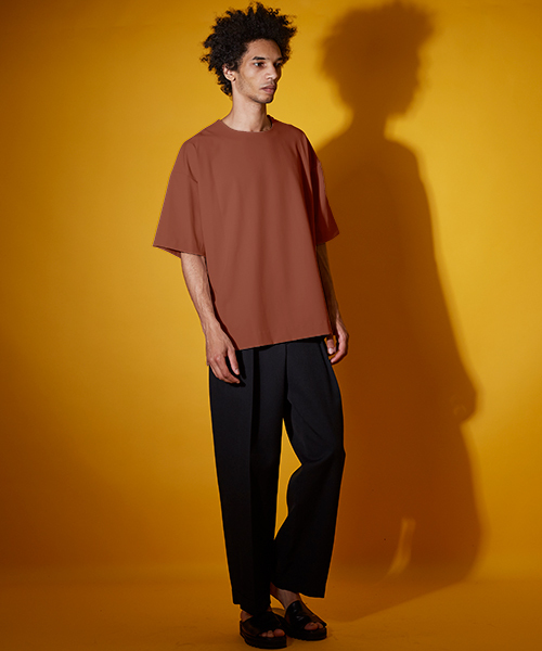 UNITED TOKYO（ユナイテッドトウキョウ）の「リラックスプルオーバーS/S（シャツ/ブラウス・メンズ・ピンク/ブラック/オフホワイト/グレー/テラコッタ/チャコールグレー/ブルー/カーキ/ブラウン・2/1/3）」の21枚目の写真