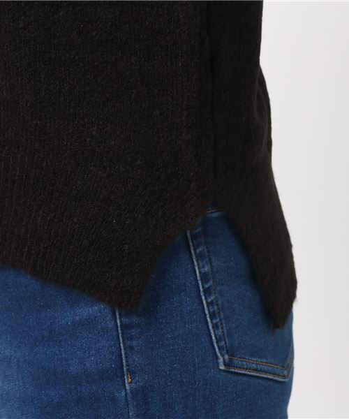 KOBE LETTUCE(コウベレタス)の「テールカットミドルゲージハイネックニットトップス(ニット/セーター・レディース・ブラック/ネイビー/オフホワイト/ピンク/イエロー・FREE)」の10枚目の写真