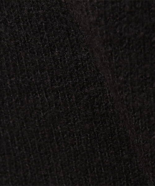 KOBE LETTUCE(コウベレタス)の「テールカットミドルゲージハイネックニットトップス(ニット/セーター・レディース・ブラック/ネイビー/オフホワイト/ピンク/イエロー・FREE)」の11枚目の写真