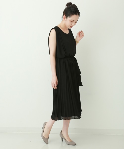 MARLENE JOBERT（マルレーヌ　ジョベル）の「サッシュベルト付　プリーツドレスワンピース（ドレス・レディース・ブラック/ネイビー/グレー/エメラルド・L/M）」の16枚目の写真