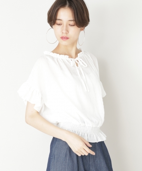 LOWRYS FARM(ローリーズファーム)の「2WAYシャーリングブラウス 787665 (シャツ/ブラウス・レディース・オフホワイト/イエロー/ブルー/ブラック・LARGE/MEDIUM)」の2枚目の写真