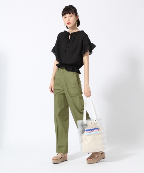 LOWRYS FARM(ローリーズファーム)の「2WAYシャーリングブラウス 787665 (シャツ/ブラウス・レディース・オフホワイト/イエロー/ブルー/ブラック・LARGE/MEDIUM)」の5枚目の写真