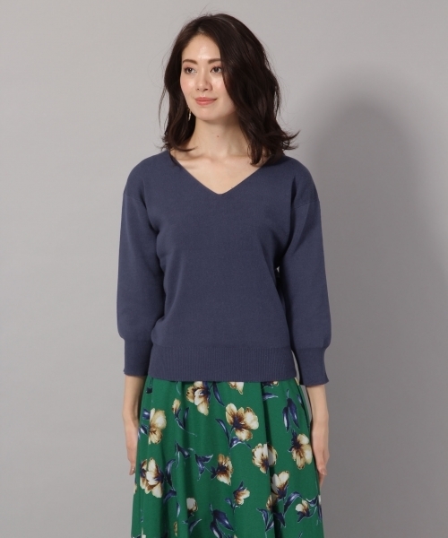 Andemiu（アンデミュウ）の「アクセツキＶネックプルオーバー7分袖787750（ニット/セーター・レディース・ライトグレー/ネイビー/オフホワイト/イエロー/グリーン・FREE）」の6枚目の写真