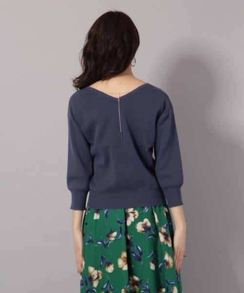 Andemiu（アンデミュウ）の「アクセツキＶネックプルオーバー7分袖787750（ニット/セーター・レディース・ライトグレー/ネイビー/オフホワイト/イエロー/グリーン・FREE）」の14枚目の写真