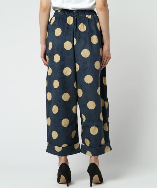MERLOT(メルロー)の「ドット柄コーデュロイタックワイドパンツ2893(その他パンツ・レディース・ブラック/ネイビー・FREE)」の4枚目の写真
