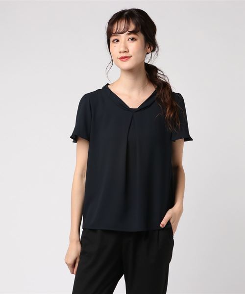 12Twelve Agenda(トゥエルブ アジェンダ)の「抜け衿風ブラウス(シャツ/ブラウス・レディース・オフホワイト/ネイビー/グレイッシュベージュ・M)」の3枚目の写真