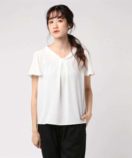 12Twelve Agenda(トゥエルブ アジェンダ)の「抜け衿風ブラウス(シャツ/ブラウス・レディース・オフホワイト/ネイビー/グレイッシュベージュ・M)」の1枚目の写真