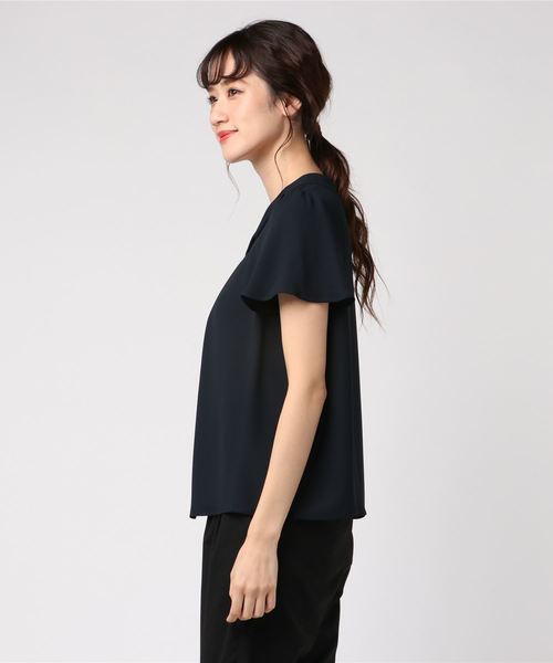 12Twelve Agenda(トゥエルブ アジェンダ)の「抜け衿風ブラウス(シャツ/ブラウス・レディース・オフホワイト/ネイビー/グレイッシュベージュ・M)」の5枚目の写真