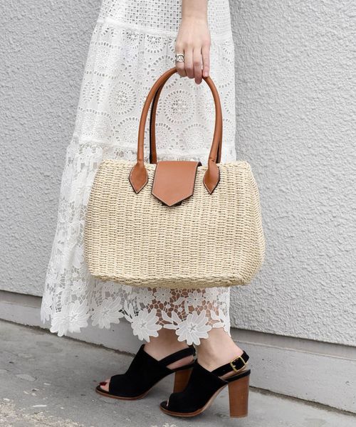 Khaju（カージュ）の「【WEB限定】Khaju:ペーパーフラップトート◇（トートバッグ・レディース・ブラック/ベージュ・ONE SIZE）」の2枚目の写真