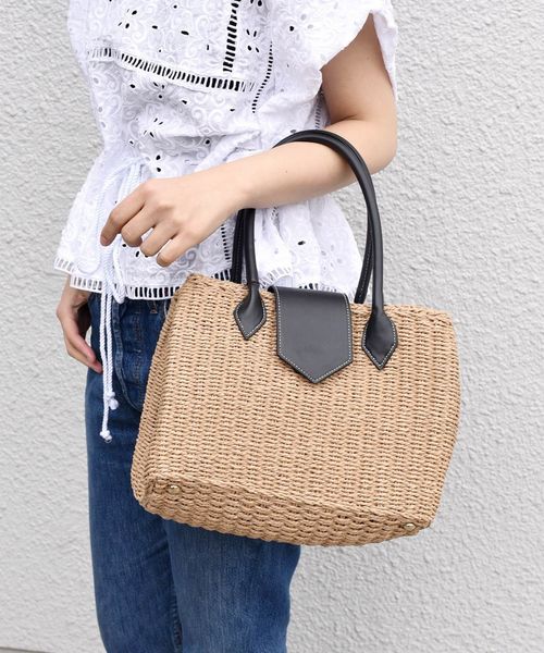 Khaju（カージュ）の「【WEB限定】Khaju:ペーパーフラップトート◇（トートバッグ・レディース・ブラック/ベージュ・ONE SIZE）」の7枚目の写真