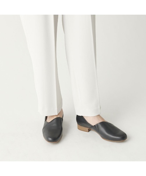 Clarks(クラークス)の「Juliet Palm / ジュリエットパーム (ブラックレザー)(パンプス・レディース・ブラック・4/5/5.5/4.5/3.5/6/3)」の22枚目の写真