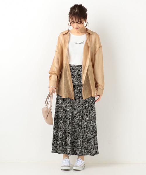 archives(アルシーヴ)の「箔プリントシャツ(シャツ/ブラウス・レディース・ブラック/ベージュ/アイボリー・MEDIUM)」の7枚目の写真