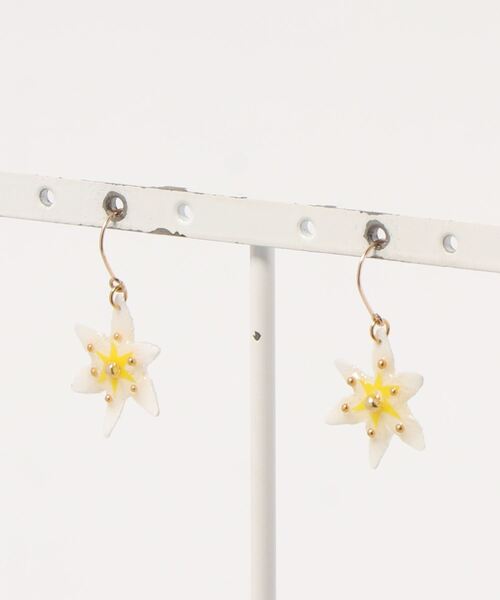 tone(トーン)の「【PAPER ART WORKS】star of bethlehem(ピアス(両耳用)・レディース・ミント/レモンイエロー・FREE)」の5枚目の写真