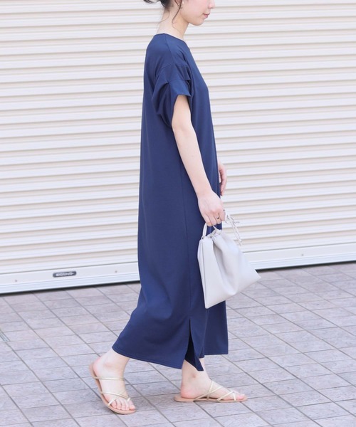 cheriella（シェリエラ）の「(入荷無し)【cheriella】ボリューム袖COOLタッチスリットワンピース（ワンピース・レディース・ブラック/ネイビー/カーキ/モカ・M）」の7枚目の写真