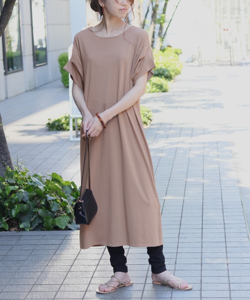 cheriella（シェリエラ）の「(入荷無し)【cheriella】ボリューム袖COOLタッチスリットワンピース（ワンピース・レディース・ブラック/ネイビー/カーキ/モカ・M）」の9枚目の写真