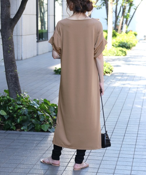 cheriella（シェリエラ）の「(入荷無し)【cheriella】ボリューム袖COOLタッチスリットワンピース（ワンピース・レディース・ブラック/ネイビー/カーキ/モカ・M）」の18枚目の写真