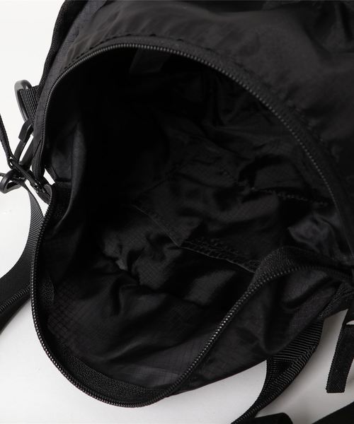 BEN DAVIS(ベンデイビス)の「《BEN DAVIS》TRAVEL SHOULDER(ショルダーバッグ・メンズ・ブラック×ブラック/ブラック×パープル/ブラック×レッド・FREE)」の6枚目の写真