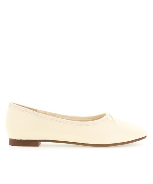 A de Vivre（アドゥヴィーヴル）の「晴雨兼用バレエパンプス（バレエシューズ・レディース・ブラック/アイボリー・23/24/24.5/23.5/22.5）」の5枚目の写真