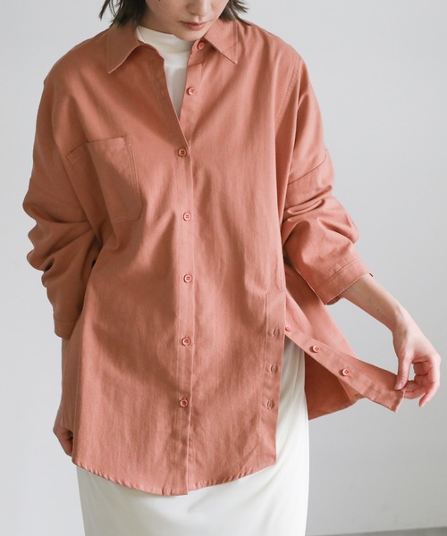 select MOCA（セレクトモカ）の「2021 SS アシンメトリースリットボタンシャツ（シャツ/ブラウス・レディース・マスタード/オレンジ/ホワイト・FREE）」の3枚目の写真