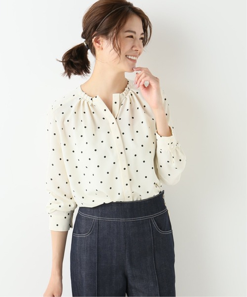 La TOTALITE(ラトータリテ)の「プチタックシャツ【手洗い可能】(シャツ/ブラウス・レディース・ウッド/ホワイト×ホワイト/ホワイト系その他・38/36)」の2枚目の写真