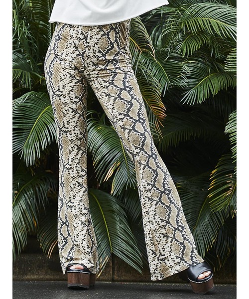 EGOIST（エゴイスト）の「アニマル柄スリムフレアパンツⅡ（その他パンツ・レディース・ホワイト/グレー・FREE）」の6枚目の写真