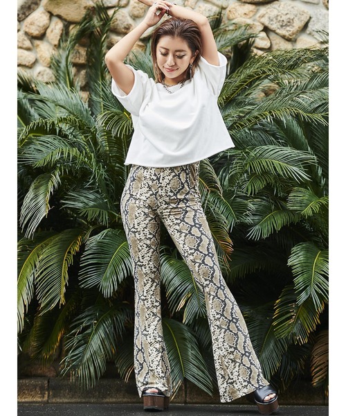 EGOIST（エゴイスト）の「アニマル柄スリムフレアパンツⅡ（その他パンツ・レディース・ホワイト/グレー・FREE）」の9枚目の写真