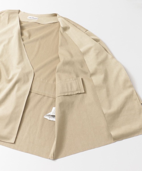 URBAN RESEARCH（アーバンリサーチ）の「フェイクスエードショート丈コーディガン∴（ノーカラージャケット・レディース・ベージュ/ネイビー・FREE）」の17枚目の写真