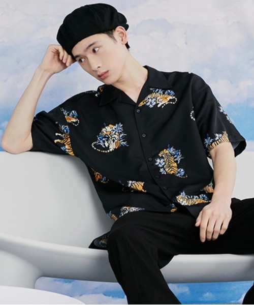 ★ROMANTIC CROWN★送料込み★韓国★BLAZE REEL TIGER TEE SHIRT ROMANTIC CROWN（ロマンティッククラウン）の「【ROMANTIC CROWN