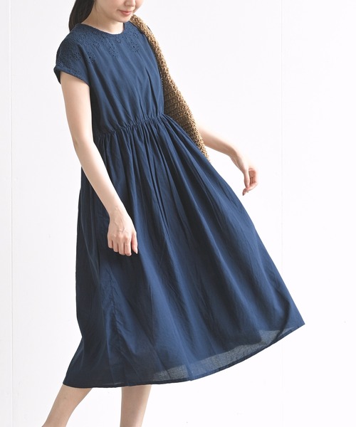 rps（アールピーエス）の「フラワーシフリワンピース（ワンピース・レディース・ベージュ/ネイビー/カーキ・M）」の3枚目の写真