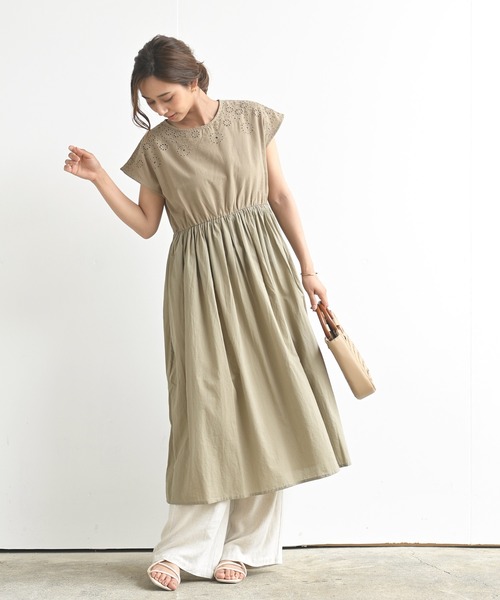 rps（アールピーエス）の「フラワーシフリワンピース（ワンピース・レディース・ベージュ/ネイビー/カーキ・M）」の21枚目の写真