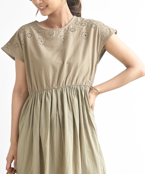 rps（アールピーエス）の「フラワーシフリワンピース（ワンピース・レディース・ベージュ/ネイビー/カーキ・M）」の9枚目の写真