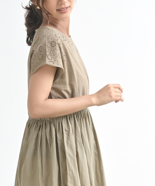 rps（アールピーエス）の「フラワーシフリワンピース（ワンピース・レディース・ベージュ/ネイビー/カーキ・M）」の18枚目の写真