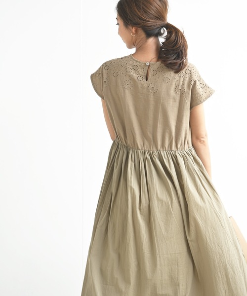 rps（アールピーエス）の「フラワーシフリワンピース（ワンピース・レディース・ベージュ/ネイビー/カーキ・M）」の12枚目の写真