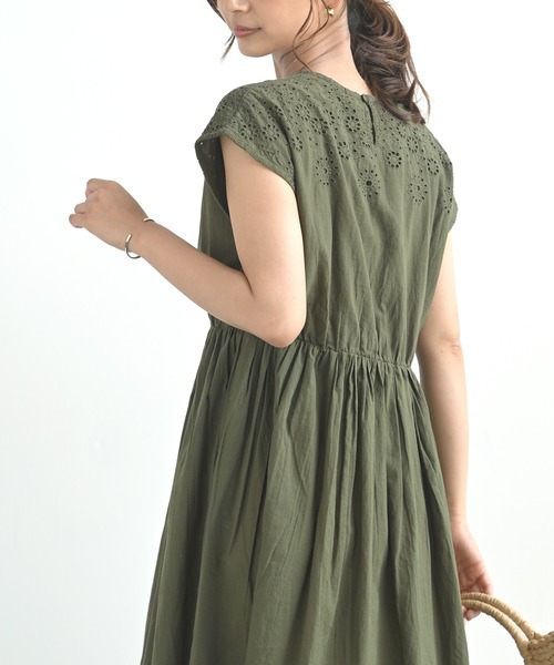 rps（アールピーエス）の「フラワーシフリワンピース（ワンピース・レディース・ベージュ/ネイビー/カーキ・M）」の13枚目の写真