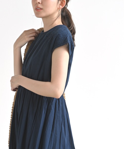 rps（アールピーエス）の「フラワーシフリワンピース（ワンピース・レディース・ベージュ/ネイビー/カーキ・M）」の20枚目の写真