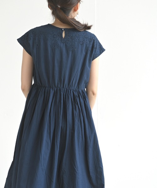 rps（アールピーエス）の「フラワーシフリワンピース（ワンピース・レディース・ベージュ/ネイビー/カーキ・M）」の14枚目の写真