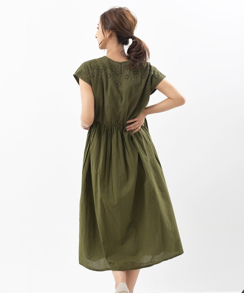 rps（アールピーエス）の「フラワーシフリワンピース（ワンピース・レディース・ベージュ/ネイビー/カーキ・M）」の7枚目の写真