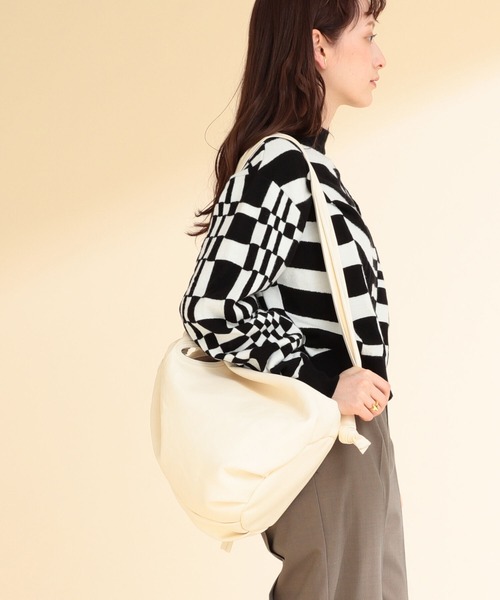 Ray BEAMS（レイビームス）の「Ray BEAMS / ビッグ 巾着 バッグ（ショルダーバッグ・レディース・ブラック/オフホワイト・ONE SIZE）」の3枚目の写真