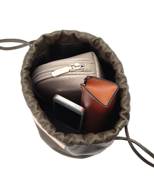 DRESSTERIOR（ドレステリア）の「◆Scye（サイ） 巾着バッグ（ショルダーバッグ・レディース・ブラック/カーキ・00）」の8枚目の写真