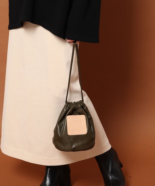 DRESSTERIOR（ドレステリア）の「◆Scye（サイ） 巾着バッグ（ショルダーバッグ・レディース・ブラック/カーキ・00）」の4枚目の写真