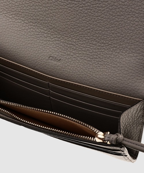 Chloe（クロエ）の「ALPHABET / フラップ付きロングウォレット　WALLET WITH FLAP（財布・レディース・グレー・FREE）」の5枚目の写真