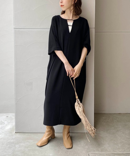 CAPRICIEUX LE'MAGE（カプリシューレマージュ）の「2WAYカットアウトワンピース（ワンピース・レディース・ブラック/グリーン/キャメル・FREE）」の2枚目の写真