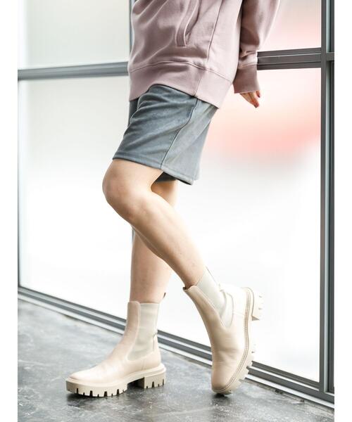 koe(コエ)の「フェイクスエードショーツ21FW*(その他パンツ・レディース・カーキ/ライトベージュ/ライトグレー/キャメル・L/M/S)」の6枚目の写真